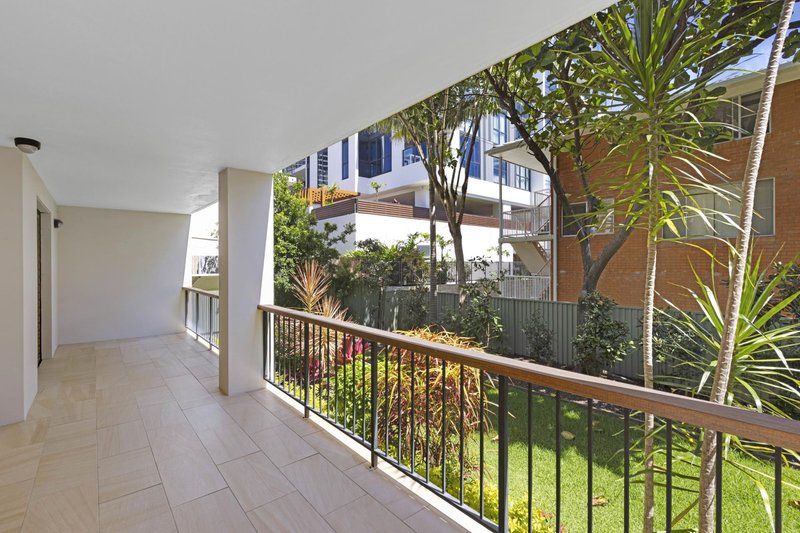 Photo - 2/13 Britannia Avenue, Broadbeach QLD 4218 - Image 2