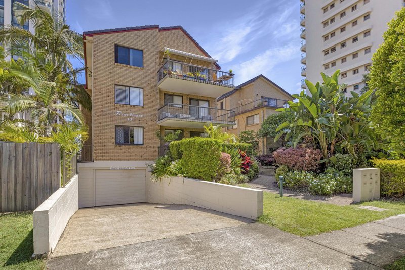 Photo - 2/13 Britannia Avenue, Broadbeach QLD 4218 - Image 4