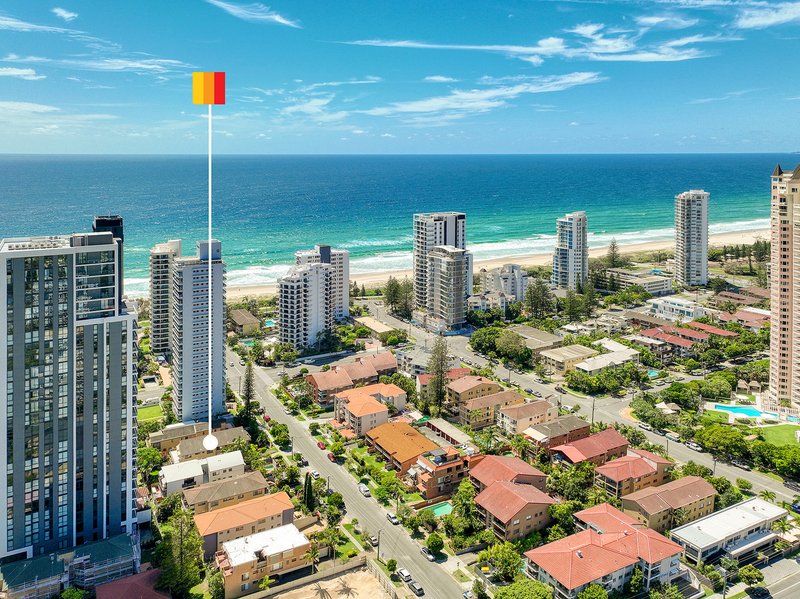 Photo - 2/13 Britannia Avenue, Broadbeach QLD 4218 - Image 9