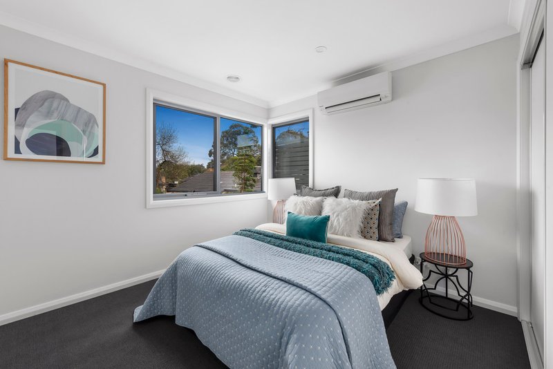 Photo - 2/13 Browns Road, Nunawading VIC 3131 - Image 8