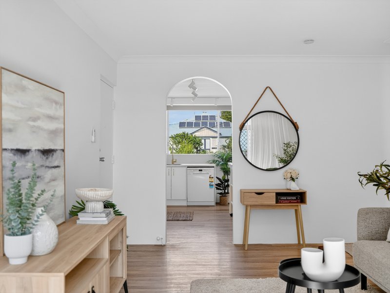 Photo - 2/13 Buckland Road, Nundah QLD 4012 - Image 8