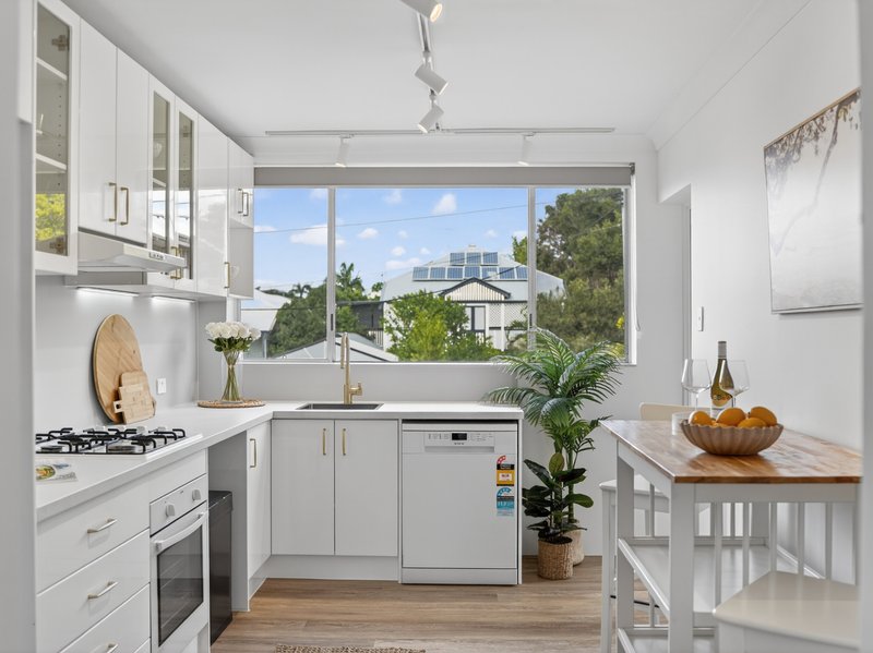 Photo - 2/13 Buckland Road, Nundah QLD 4012 - Image 9