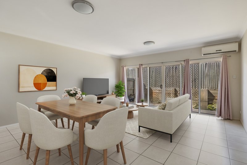 Photo - 2/13 Campbell Drive, Highfields QLD 4352 - Image 4