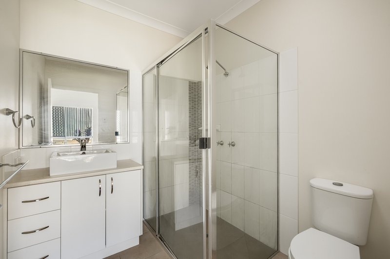 Photo - 2/13 Campbell Drive, Highfields QLD 4352 - Image 7