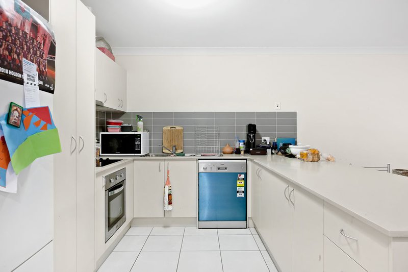 Photo - 2/13 Chris Street, Redbank QLD 4301 - Image 3