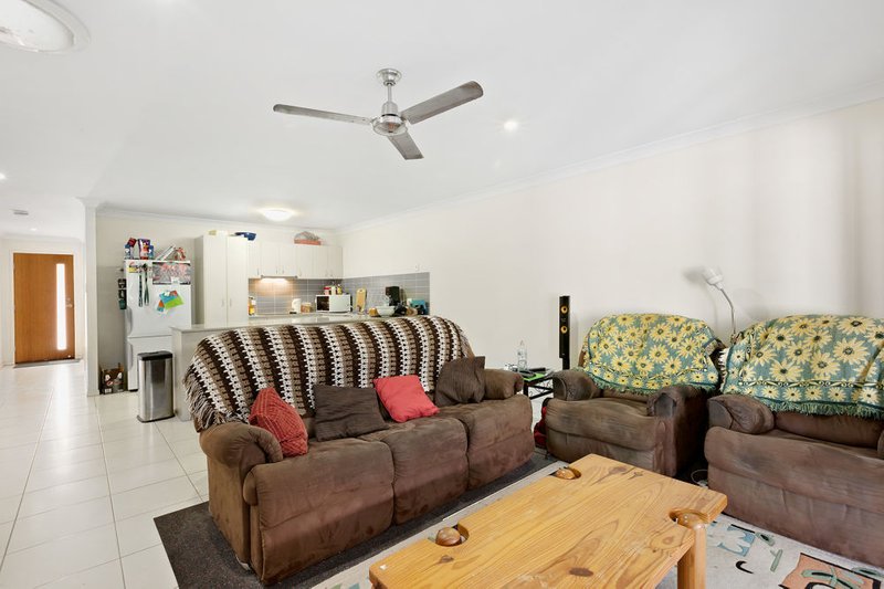 Photo - 2/13 Chris Street, Redbank QLD 4301 - Image 6