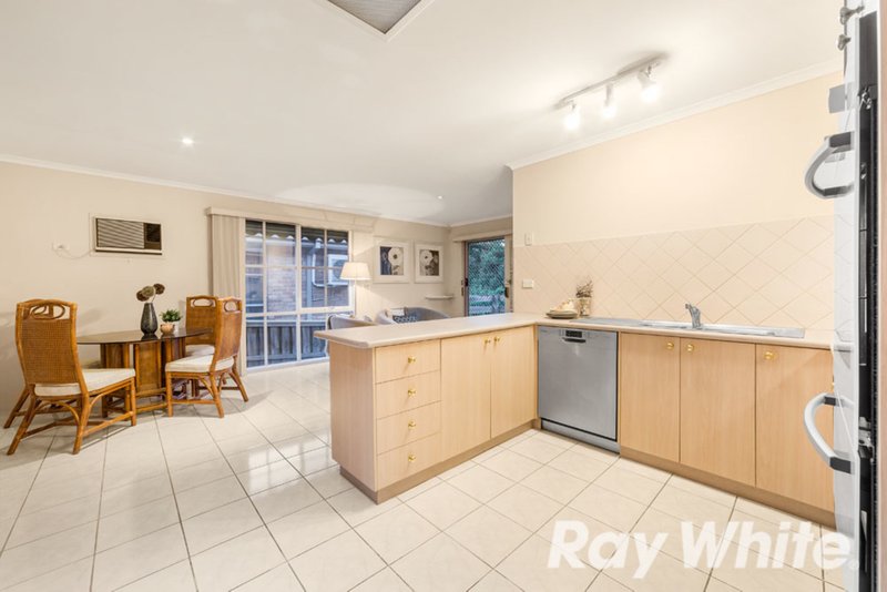 Photo - 2/13 Clifford Street, Glen Waverley VIC 3150 - Image 3