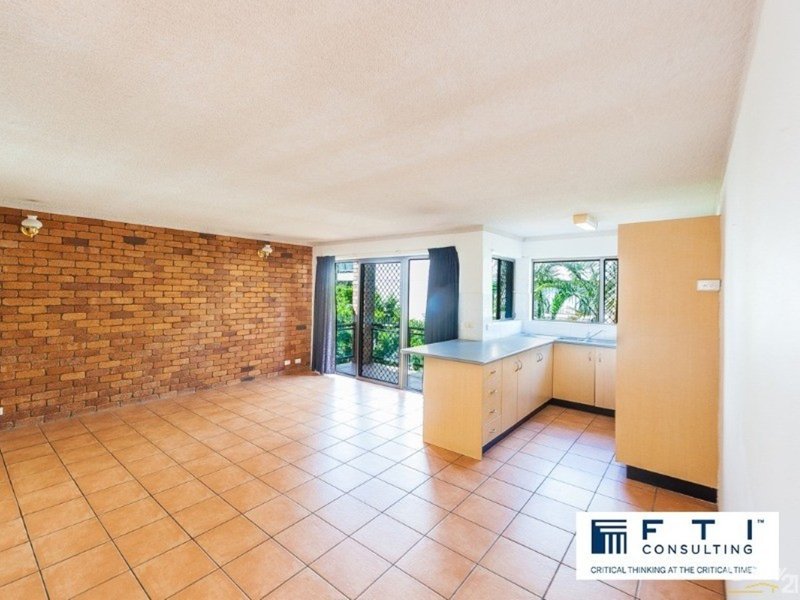 Photo - 2/13 Cotton Tree Parade, Maroochydore QLD 4558 - Image 2