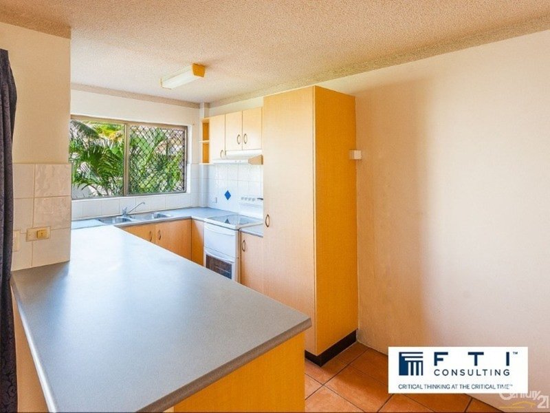 Photo - 2/13 Cotton Tree Parade, Maroochydore QLD 4558 - Image 4