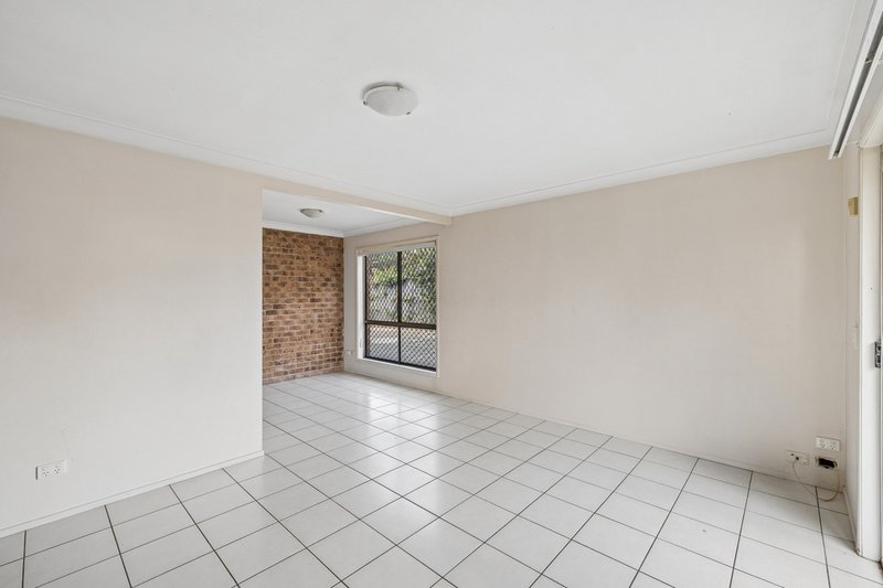 Photo - 2/13 Croydon Road, Logan Central QLD 4114 - Image 4