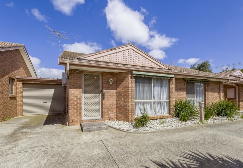 2/13 Deutgam Street, Werribee VIC 3030