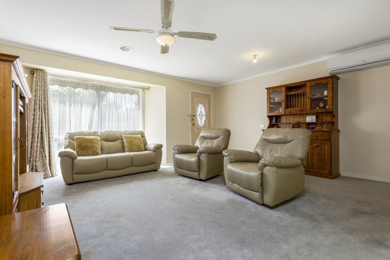 Photo - 2/13 Deutgam Street, Werribee VIC 3030 - Image 3