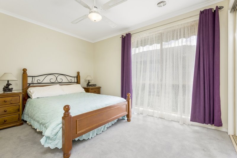 Photo - 2/13 Deutgam Street, Werribee VIC 3030 - Image 5