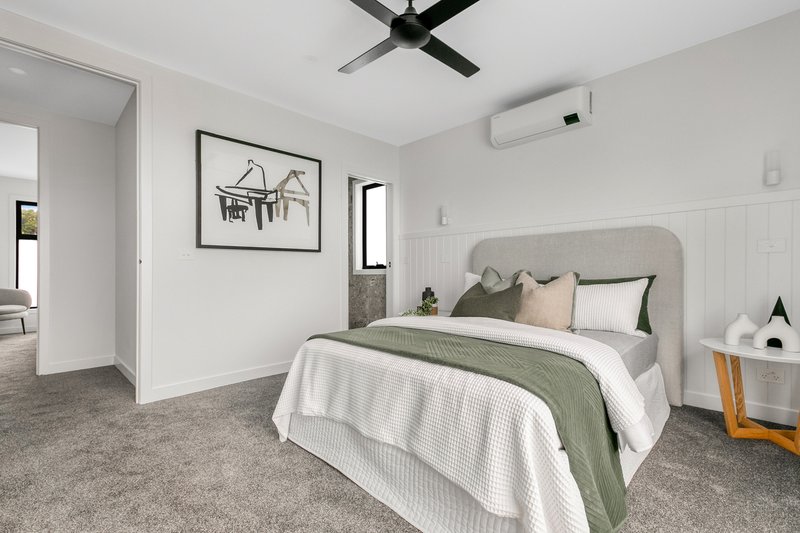 Photo - 2/13 Dundee Street, Reservoir VIC 3073 - Image 7