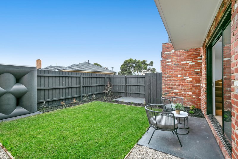 Photo - 2/13 Dundee Street, Reservoir VIC 3073 - Image 17