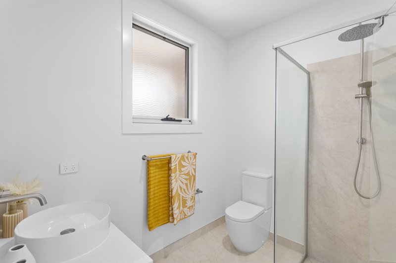 Photo - 2/13 Forest Drive, Frankston North VIC 3200 - Image 8