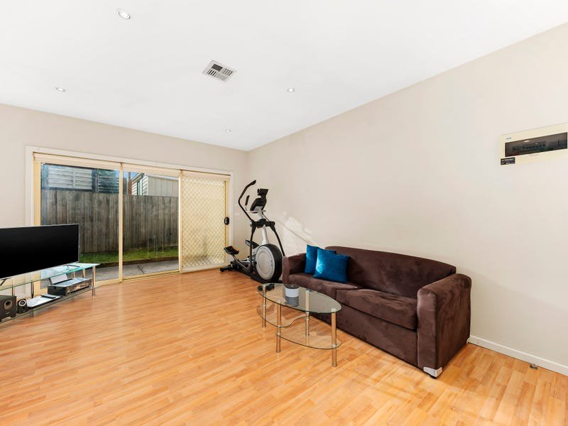 Photo - 2/13 Gellibrand Crescent, Reservoir VIC 3073 - Image 3