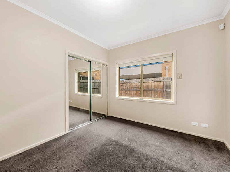 Photo - 2/13 Gellibrand Crescent, Reservoir VIC 3073 - Image 4