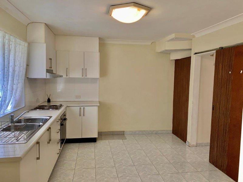 Photo - 2/13 Gilbert Street, Cabramatta NSW 2166 - Image 5