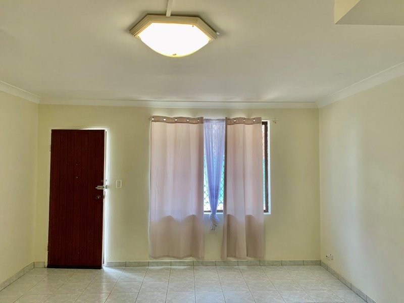 Photo - 2/13 Gilbert Street, Cabramatta NSW 2166 - Image 6