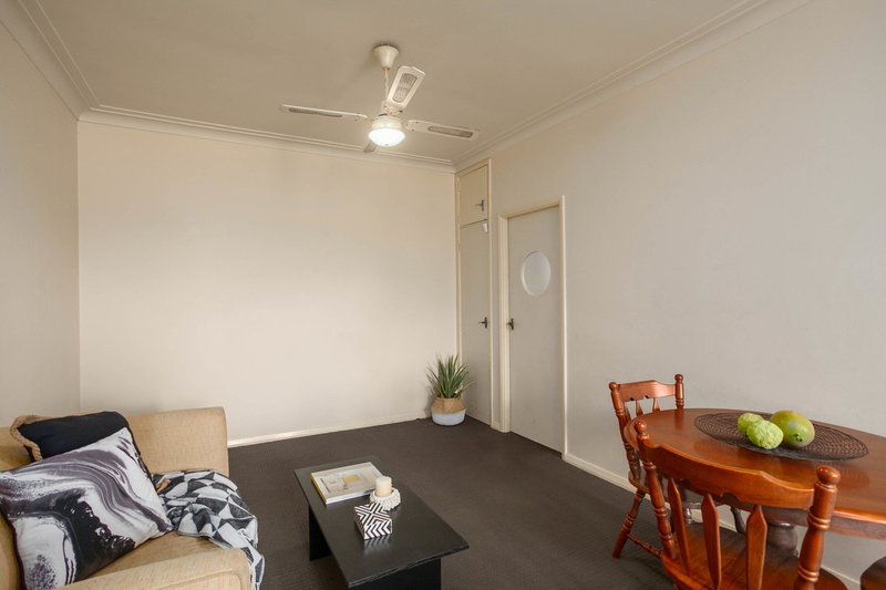 Photo - 2/13 Grafton Avenue, Figtree NSW 2525 - Image 3