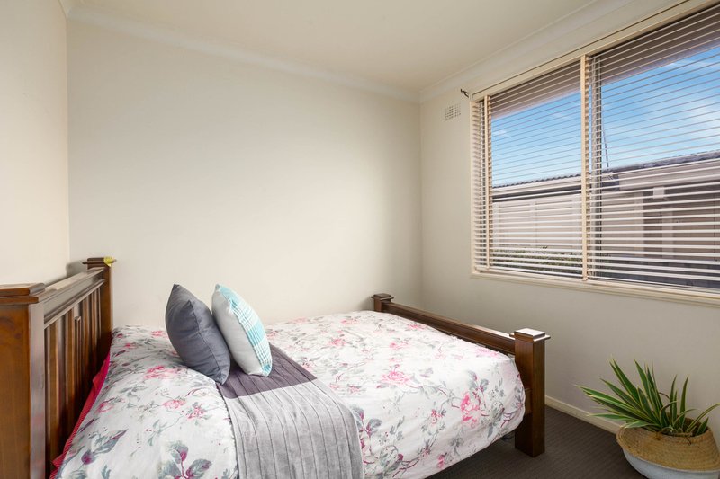 Photo - 2/13 Grafton Avenue, Figtree NSW 2525 - Image 4