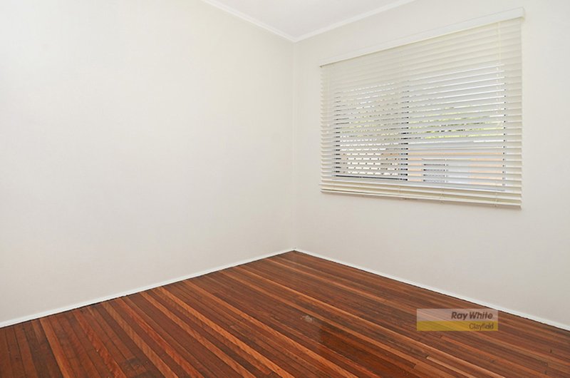 Photo - 2/13 Hamley Street, Wooloowin QLD 4030 - Image 3