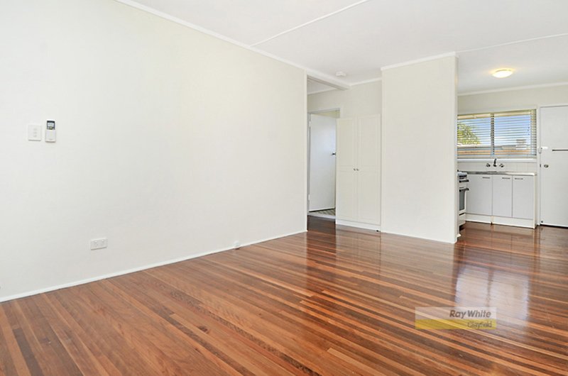 Photo - 2/13 Hamley Street, Wooloowin QLD 4030 - Image 6