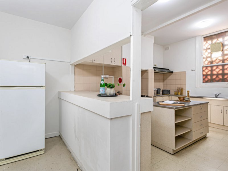 Photo - 2/13 Hutt Street, Adelaide SA 5000 - Image 7