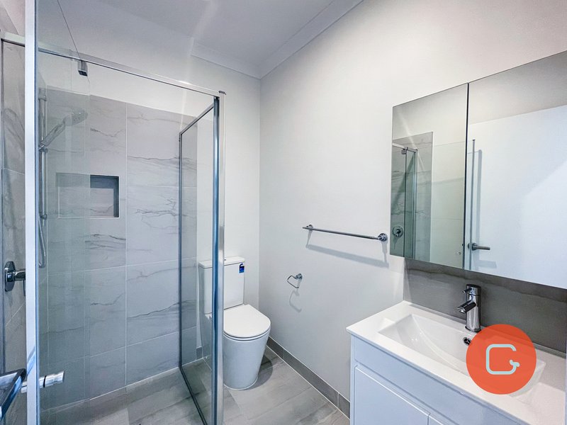 Photo - 2/13 Iona Street, Clayton VIC 3168 - Image 5