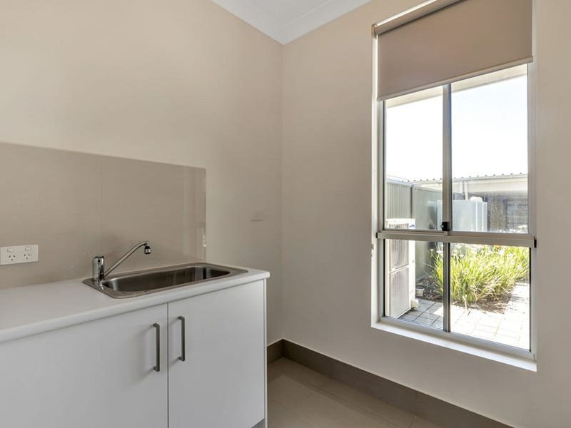 Photo - 213 Lady Gowrie Drive, Largs Bay SA 5016 - Image 6