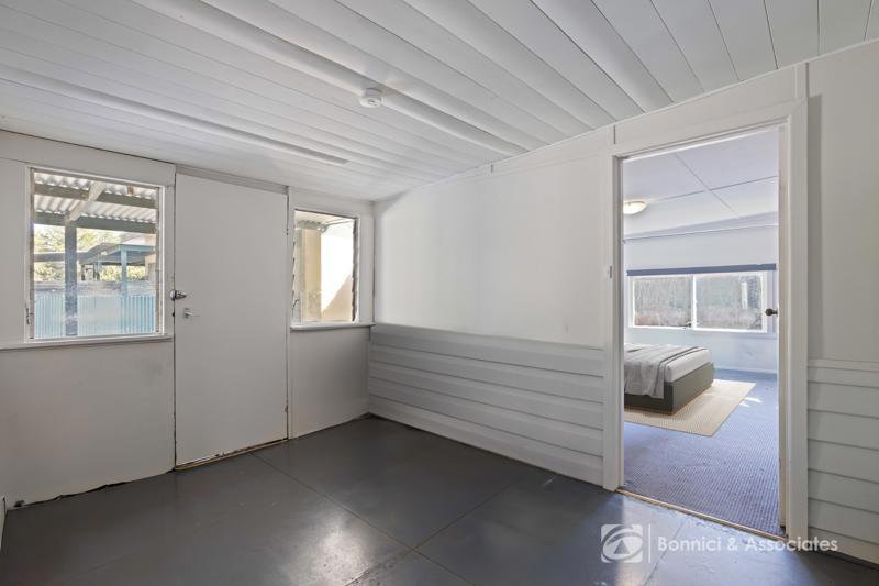 Photo - 213 Lawrence Street, Wodonga VIC 3690 - Image 4