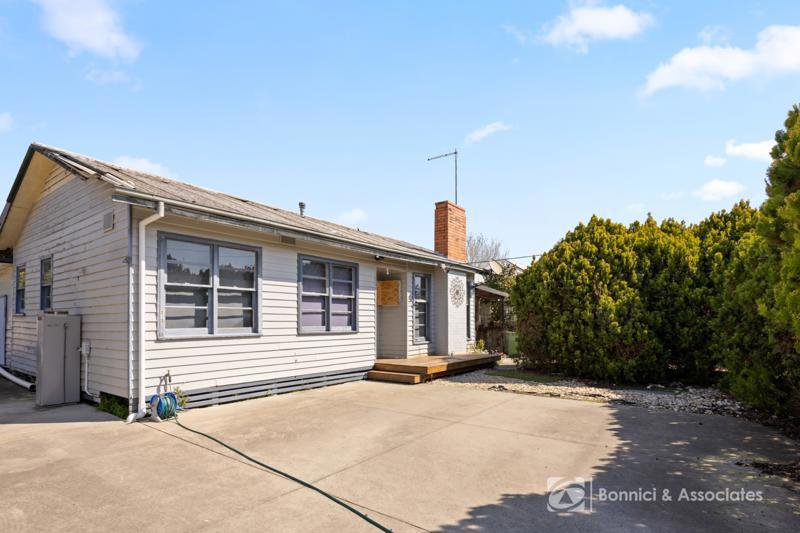 Photo - 213 Lawrence Street, Wodonga VIC 3690 - Image 10