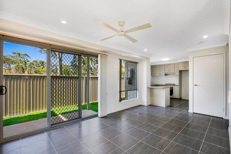 Photo - 2/13 Lexi Street, Glenvale QLD 4350 - Image 2