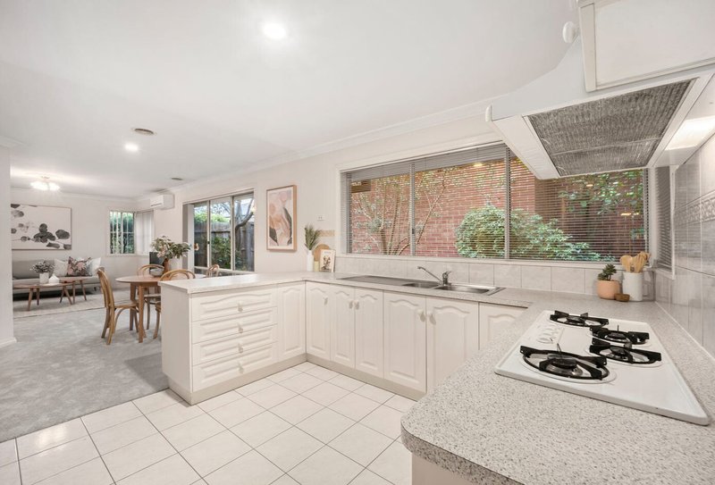 Photo - 2/13 Louisa Street, Croydon VIC 3136 - Image 3