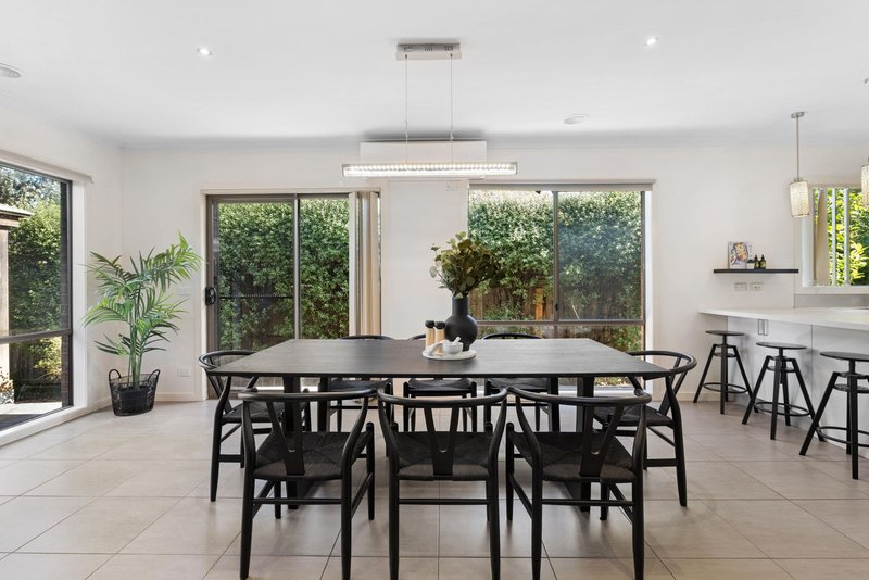 Photo - 2/13 Marville Court, Boronia VIC 3155 - Image 6