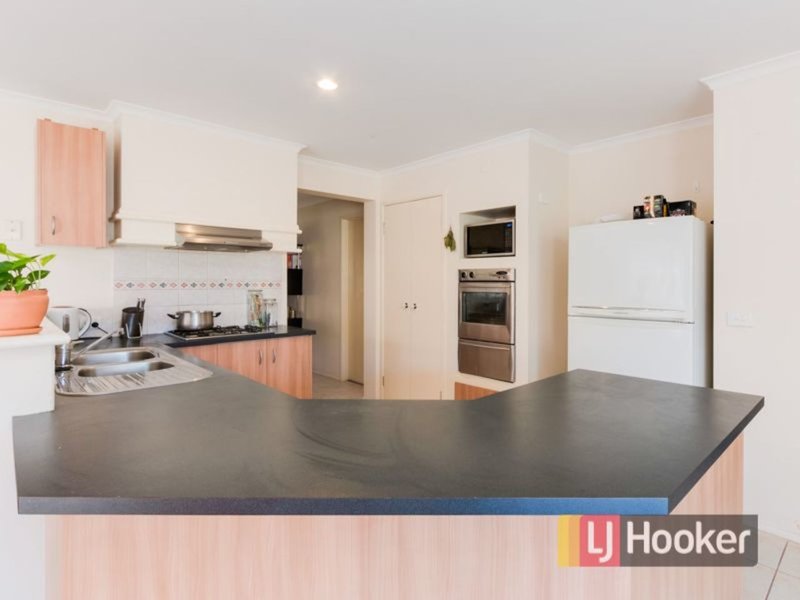 Photo - 213 Monahans Road, Cranbourne West VIC 3977 - Image 3