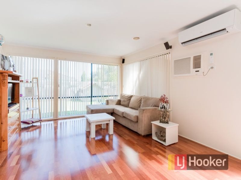 Photo - 213 Monahans Road, Cranbourne West VIC 3977 - Image 4