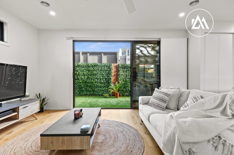 Photo - 2/13 Muir Street, Frankston VIC 3199 - Image 11