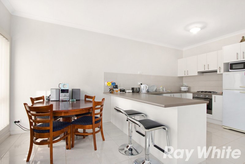 Photo - 2/13 Nandina Road, Narre Warren VIC 3805 - Image 5