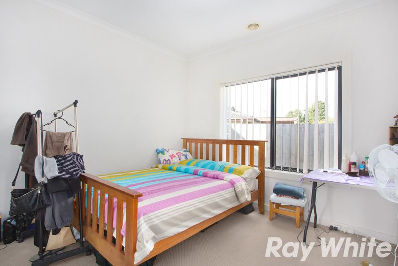 Photo - 2/13 Nandina Road, Narre Warren VIC 3805 - Image 6