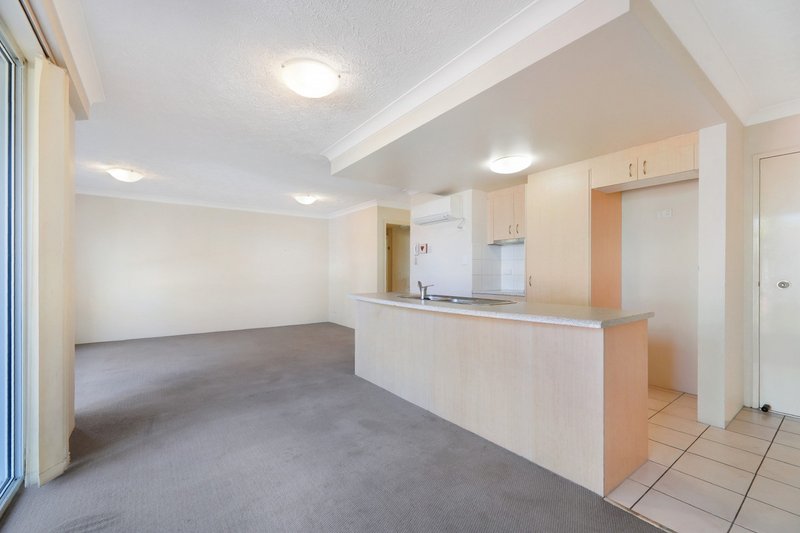 Photo - 21/3 Norman Street, Southport QLD 4215 - Image 2