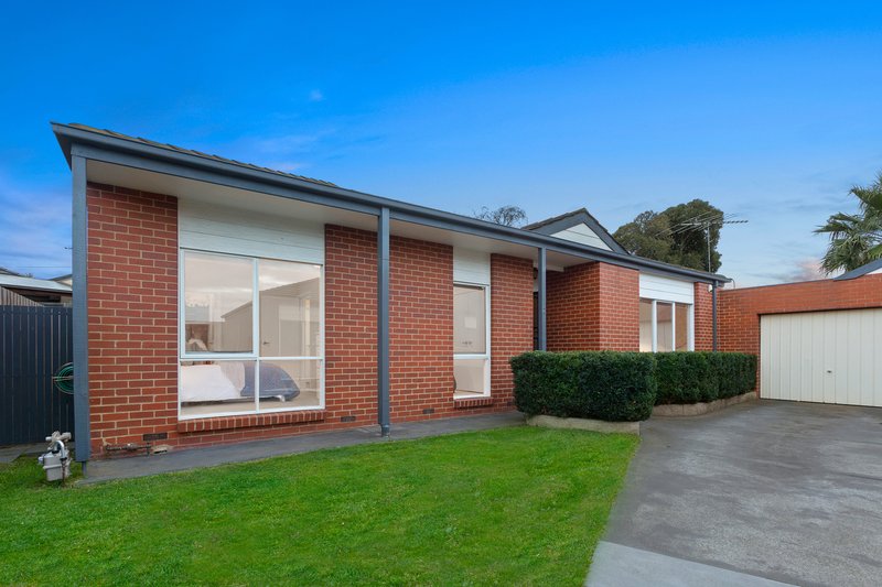 Photo - 2/13 Oak Avenue, Cheltenham VIC 3192 - Image 6