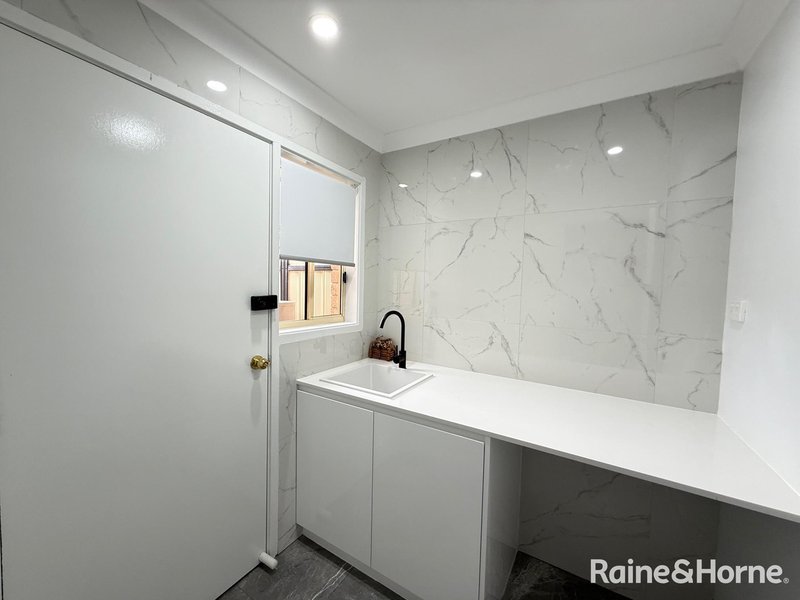 Photo - 2/13 Porter Street, Minto NSW 2566 - Image 5