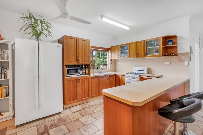 Photo - 213 Robert Road, Bentley Park QLD 4869 - Image 4