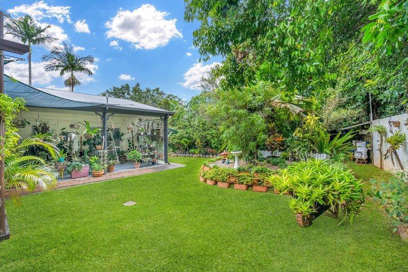 Photo - 213 Robert Road, Bentley Park QLD 4869 - Image 17