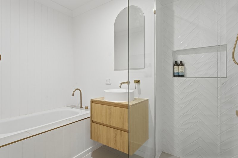 Photo - 2/13 Rosewater Crescent, Tugun QLD 4224 - Image 7