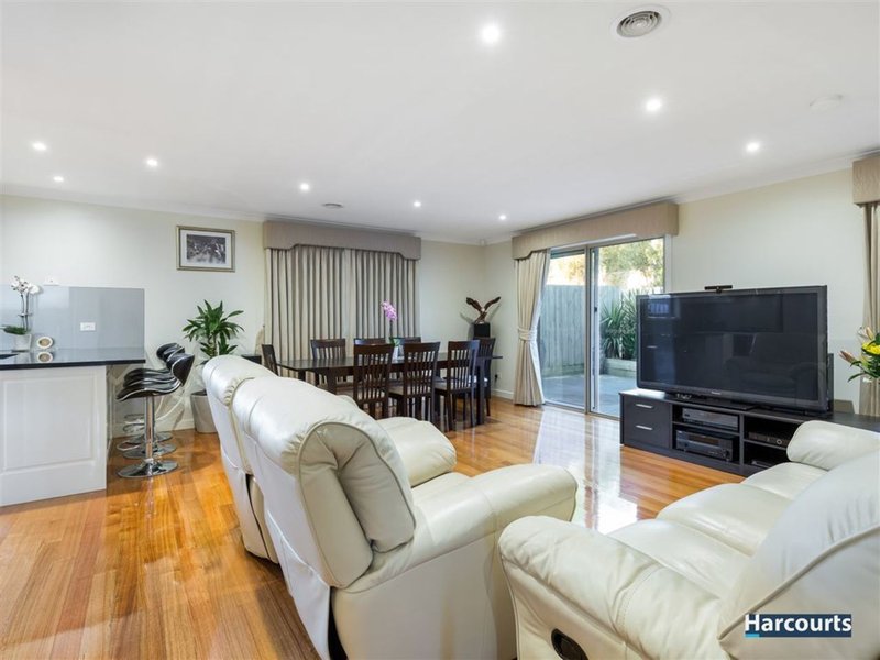 Photo - 2/13 Shetland Drive, Wantirna VIC 3152 - Image 3