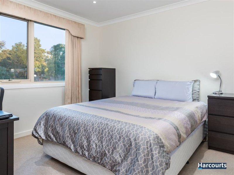 Photo - 2/13 Shetland Drive, Wantirna VIC 3152 - Image 8