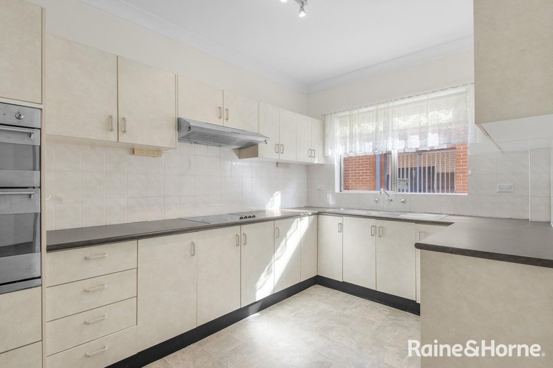 Photo - 2/13 Stewart Street, Parramatta NSW 2150 - Image 2